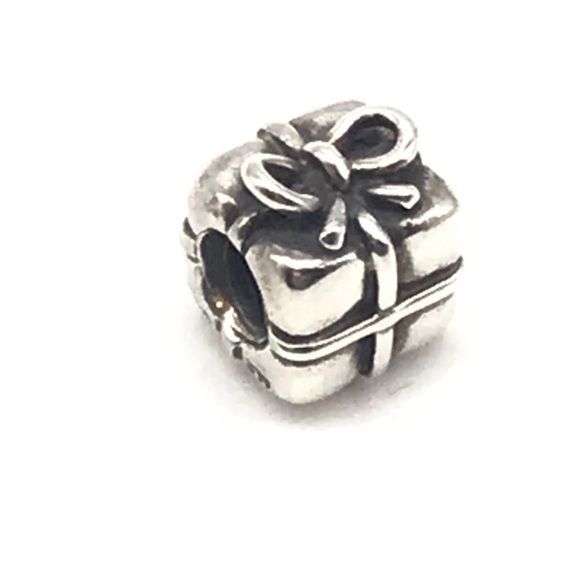 Pandora Retired 925 Sterling Silver Present Holiday Gift Box Bow Bead Charm - Picture 1 of 4
